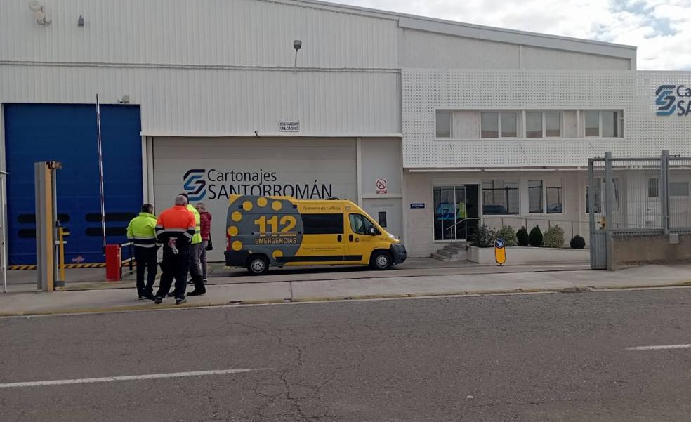 Fallece un electricista al ser atropellado por una carretilla en Cartonajes Santorromán, de Calahorra