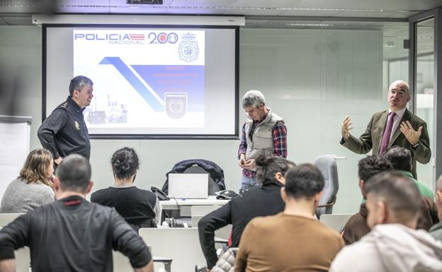 Policías locales de La Rioja se forman, por primera vez, en la prevención del suicidio