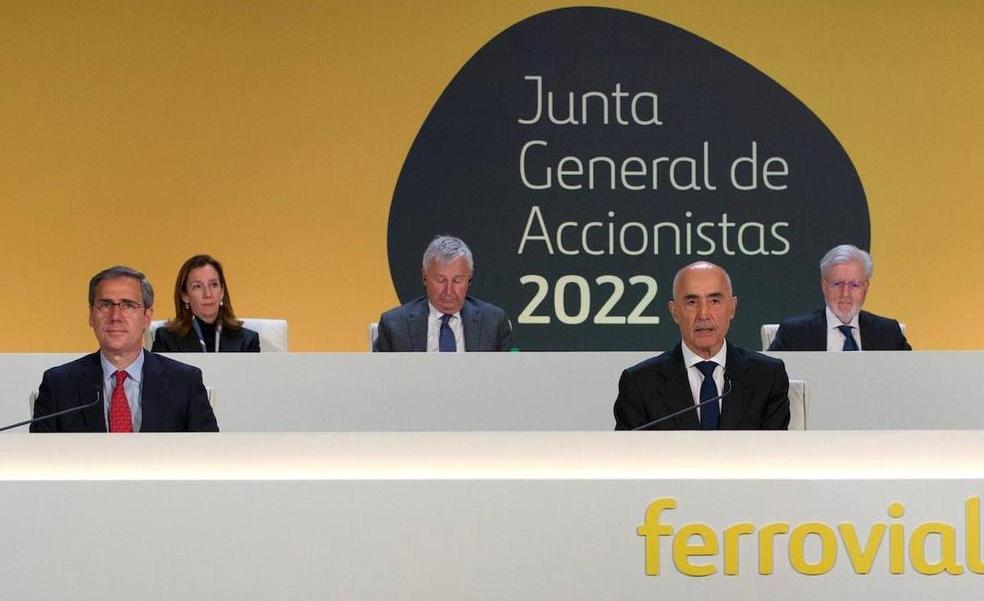 El Gobierno advierte a Ferrovial que vigilará la «letra pequeña» del cambio de sede