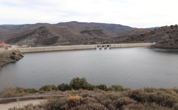 La presa de Enciso se encuentra a un metro del llenado total e iniciar el último vaciado