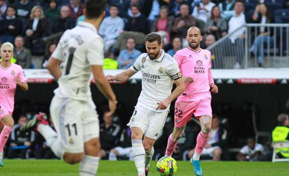 El Santiago Bernabéu renueva a Nacho