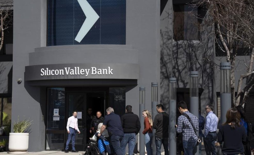 La quiebra de Silicon Valley Bank desata un terremoto en la transición ecológica de Estados Unidos