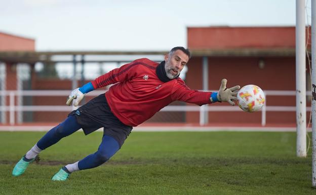 Miguel y Limones se reparten el protagonismo en la meta del Calahorra