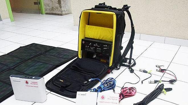 Una antena de telefonía móvil en la mochila