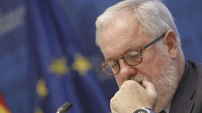 Arias Cañete avisa de que «los votos de castigo se pagan muy caros»