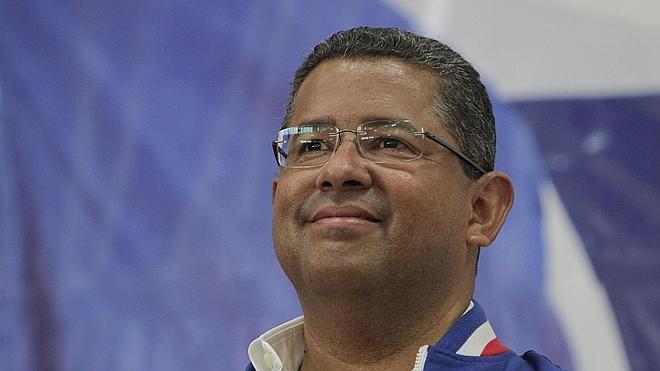 Ordenan la captura del expresidente salvadoreño Francisco Flores