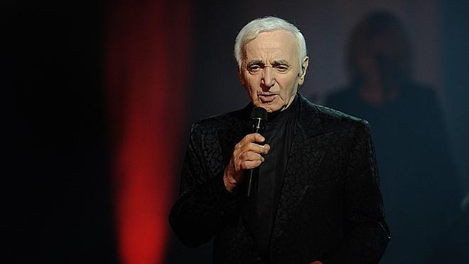 Aznavour festeja sus 90 años