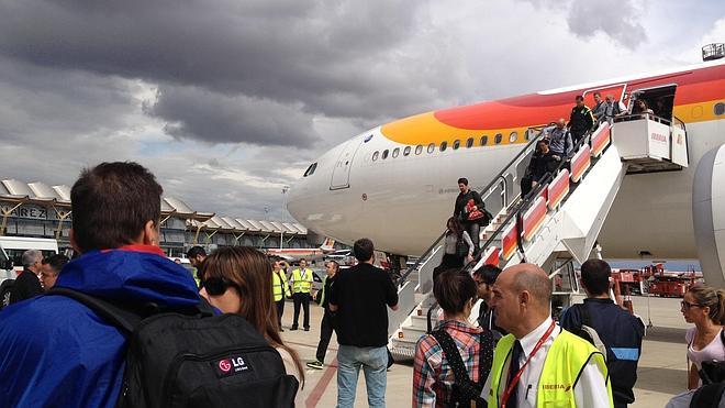 La selección ya está en España tras un vuelo agitado