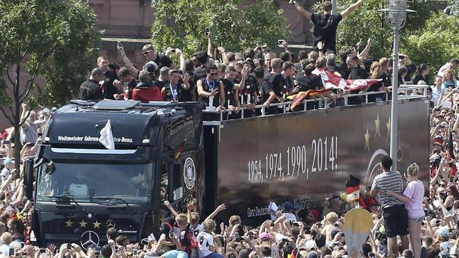 Alemania celebra en Berlín su cuarta estrella