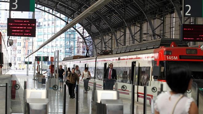 Renfe pierde 127 millones hasta junio pese al éxito del AVE