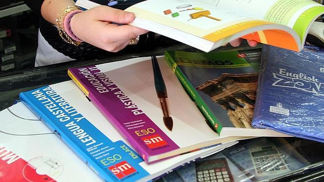 El precio de los libros de texto sube un 0,8% en el primer curso de la Lomce