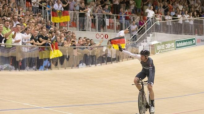 Jens Voigt bate el récord de la hora a los 43 años