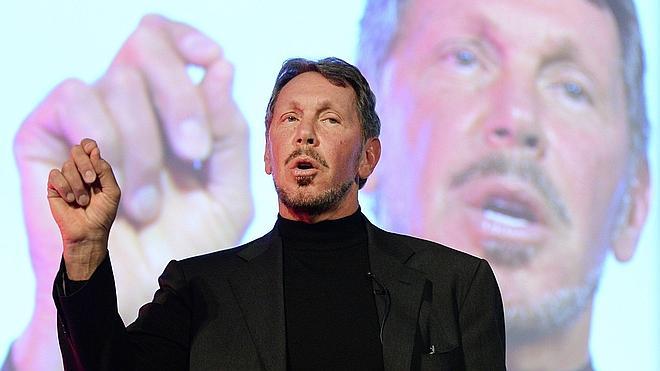 El consejero delegado de Oracle, Larry Ellison, deja el cargo