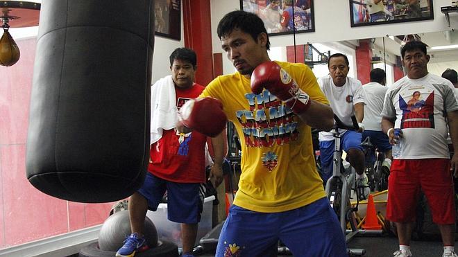 Tras el boxeo y ser diputado, Pacquiao prueba suerte en el baloncesto