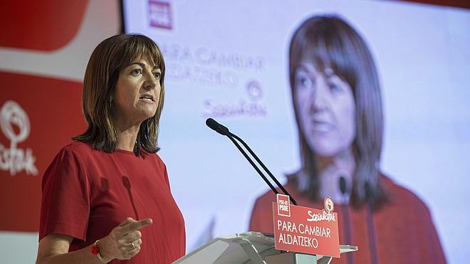 Mendia cree que el PSC ha «jugado acertadamente» apoyando la ley de consultas