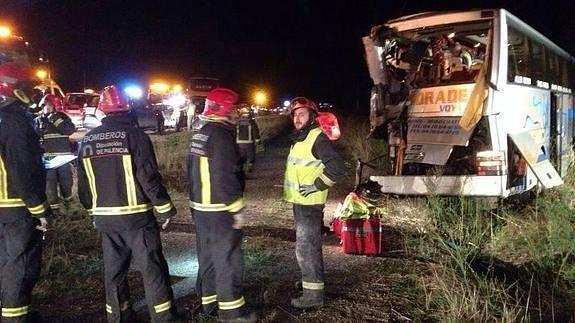 Tres muertos y 26 heridos en una colisión entre dos autobuses en Palencia