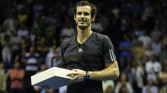 Murray gana a Robredo en Valencia tras salvar cinco bolas de partido