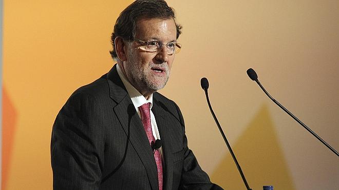 Rajoy promete nuevas bajadas de impuestos si revalida su mayoría