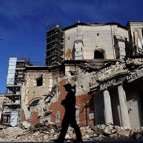 Revocada la prisión a siete funcionarios por no prever el terremoto de L'Aquila