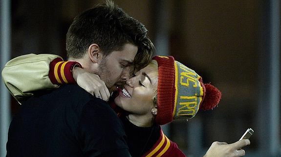 Miley Cyrus y Patrick Schwarzenegger ya no se esconden