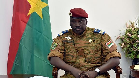 El Ejército de Burkina Faso abre la puerta a un Gobierno de transición