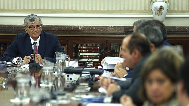 La cúpula fiscal apoya la querella de Torres-Dulce contra Mas