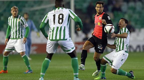 El Almería pierde su ventaja en un partido loco