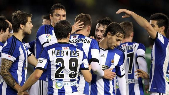 Finnbogason deslumbra en la victoria de la Real ante el Oviedo