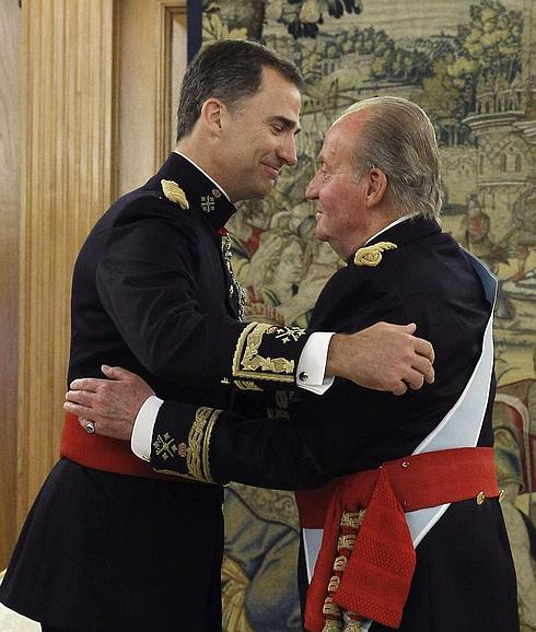 Don Juan Carlos al rey Felipe VI: «Lo de Cristina, déjamelo a mí, que soy su padre»