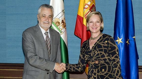 Australia retira a su embajadora en España por un supuesto delito sexual de su marido