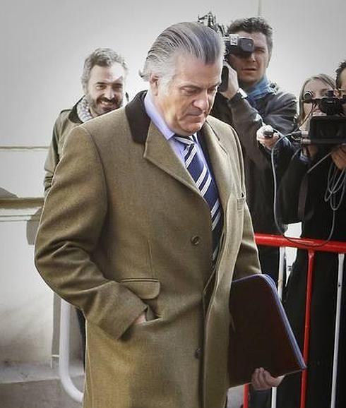 Bárcenas reta al PP a querellarse contra él por llevarse dinero del partido