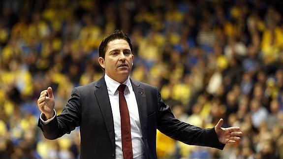 Xavi Pascual firma su ampliación de contrato hasta 2017