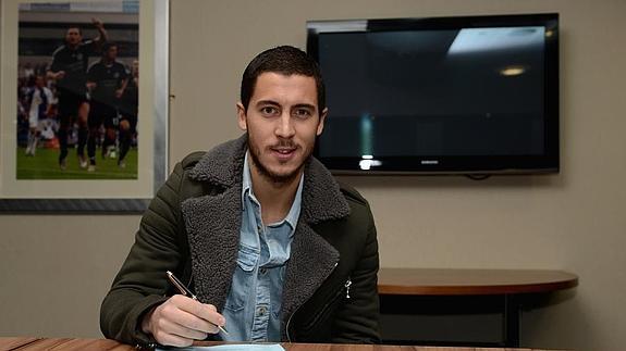 Hazard renueva hasta 2020 con el Chelsea