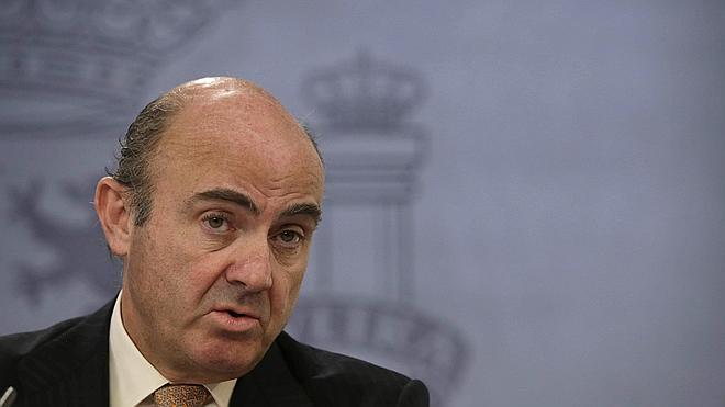 De Guindos: «La ayuda a Grecia equivale al gasto en prestación por desempleo de un año»