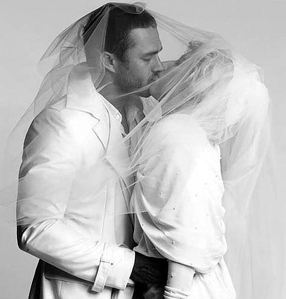 Lady Gaga anuncia su compromiso con el actor Taylor Kinney