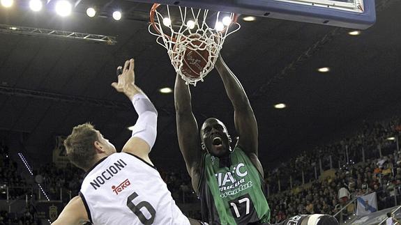 El Madrid destroza al Joventut en cinco minutos