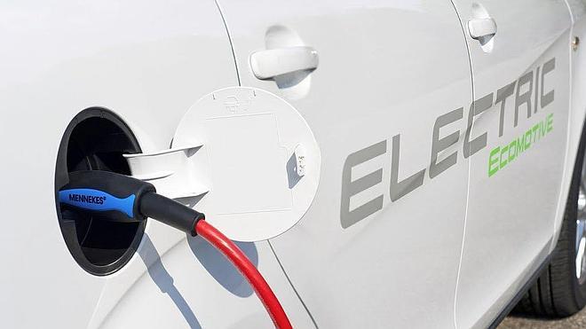 Crean el primer neumático que recarga la batería de un coche eléctrico o de un híbrido