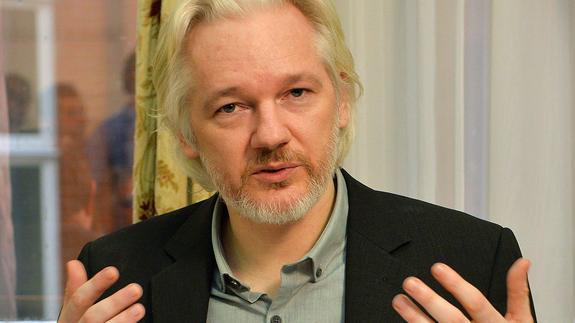 La Fiscalía sueca pide interrogar a Assange en Londres