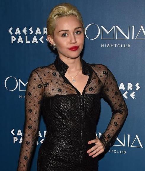 Miley Cyrus se burla de la hija de West y Kardashian