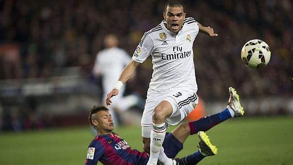 Pepe sufre una lesión muscular en su muslo derecho