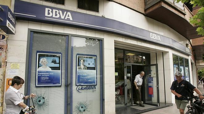 Economía avisa de que los bancos no pueden prorrogar el plazo para no bloquear las cuentas