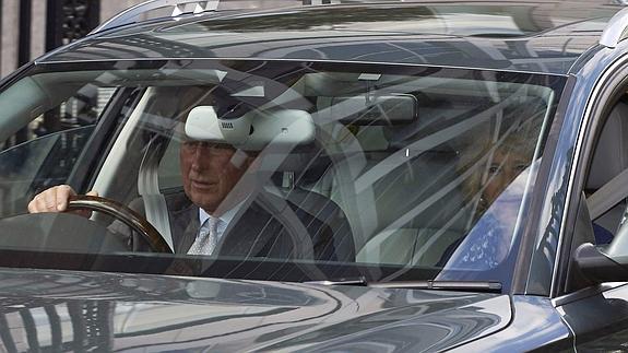 La princesa de Cambridge recibe la visita de sus abuelos