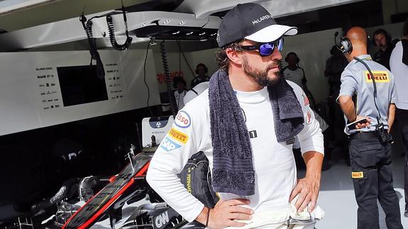 Alonso encuentra enemigos debajo de las piedras