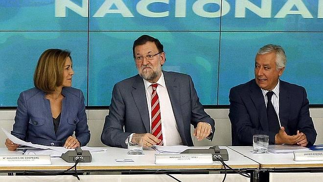 Rajoy no hará cambios ni en el Gobierno ni en el PP pese al varapalo electoral