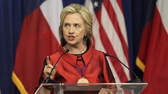 Hillary Clinton se compromete con una reforma migratoria «integral»