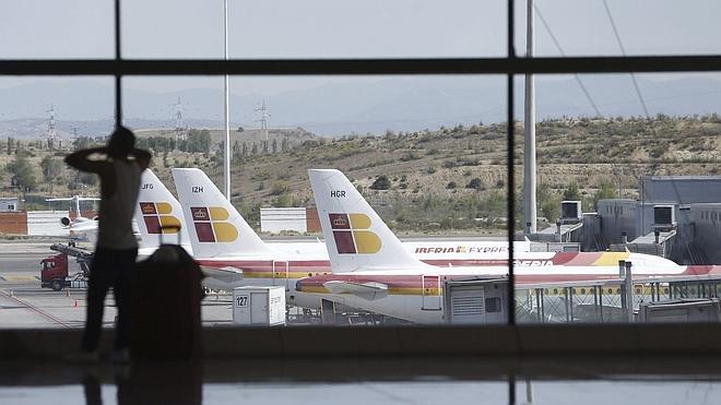 Normalidad en los aeropuertos en la primera jornada de paros parciales de los controladores