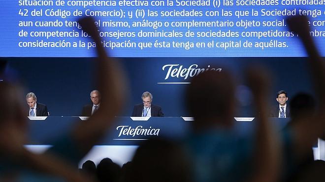 Alierta planta cara a los sindicalistas minoritarios en la junta de Telefónica