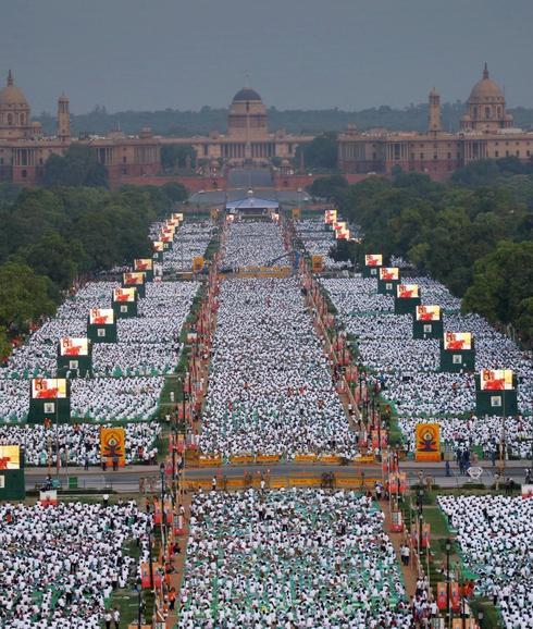 La India celebra por todo lo alto el primer Día Internacional del Yoga