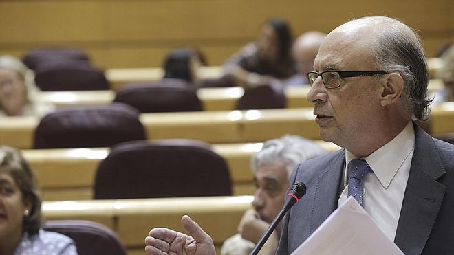 Montoro anuncia que las ayudas sociales serán «inembargables»