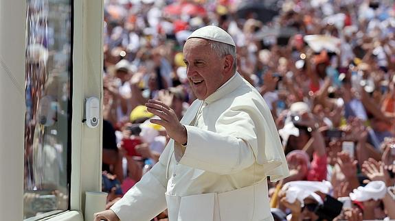 Una multitud avala en Ecuador la defensa papal de la justicia social